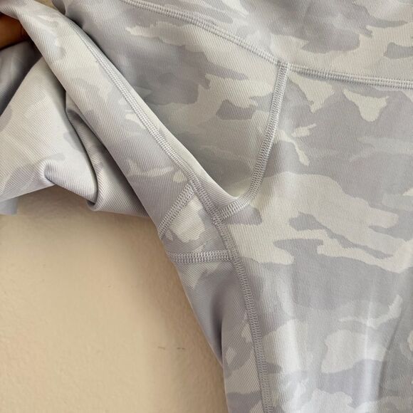 Lululemon Wunder Under High Rise Tight 25" Luxtreme Size 6 Incognito Camo White - Picture 9 of 11